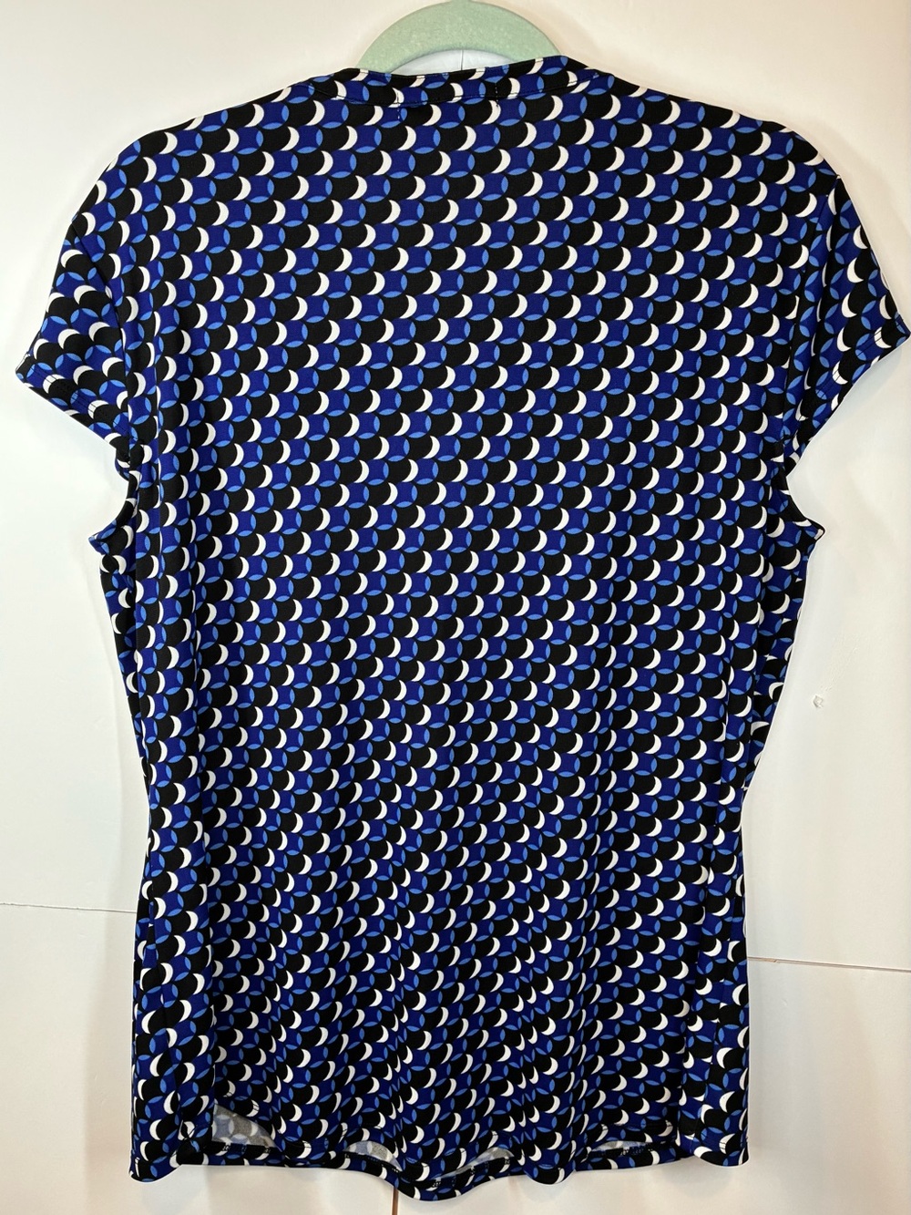 Liz Claiborne Blue Black Geometric Print Split Neck Blouse Size Large - Picture 4 of 4